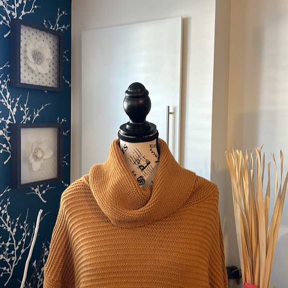 BEAUTIFUL mustard yellow long sweater with a turtleneck size M - Picture 3 of 15